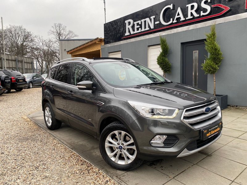 Ford Kuga Titanium 1.5/VOLL/LED/PANO/KEYLESS/AHK/CAM gebraucht kaufen